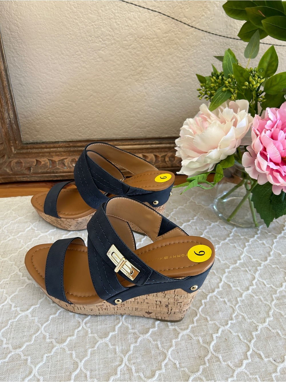 Tommy Hilfiger Navy Cork Wedge Sandals with Gold Buckle, Brand new in box, sz 9 - Picture 6 of 13